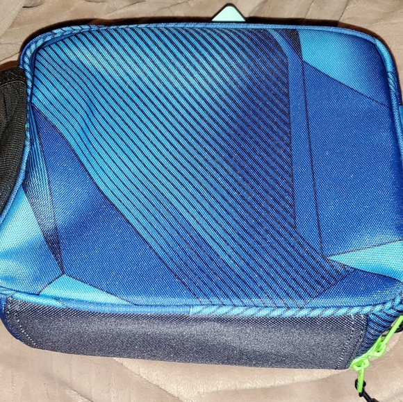 🔴 Skechers lunch bag 🔴 - Picture 3 of 5